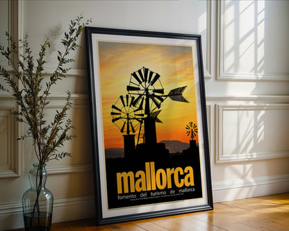 Molinos y sol poniente, Pla de Mallorca, 1998. [Fomento del Turismo].